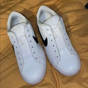 White NIKE Sneakers